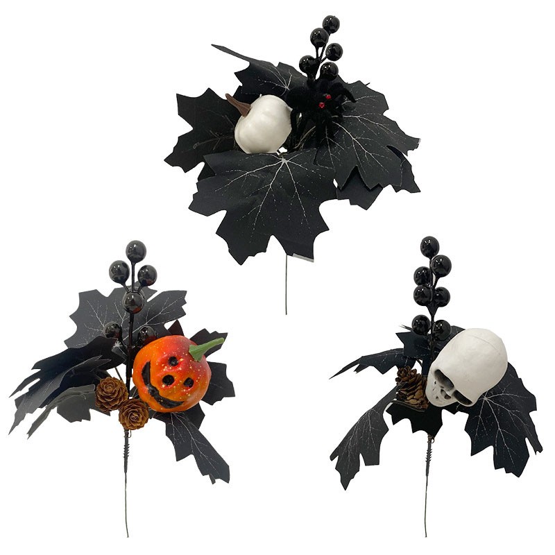 Decoração de casa de Halloween com decoração de abóbora com caveira de frutas pretas