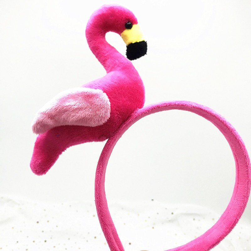 Tiara infantil flamingo rosa em tecido de pelúcia