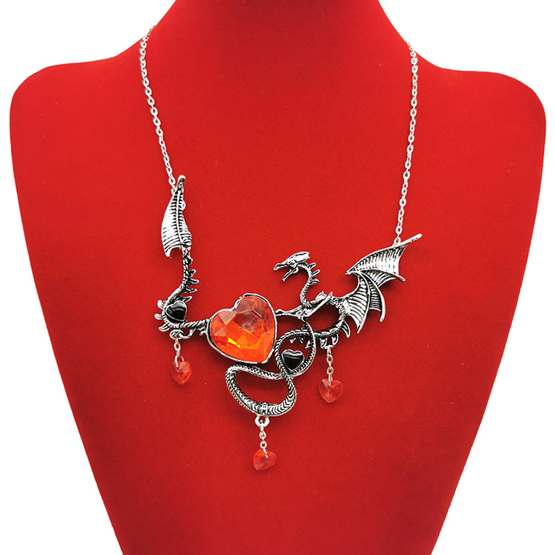 Charm Dragon Heart Colar Pingente