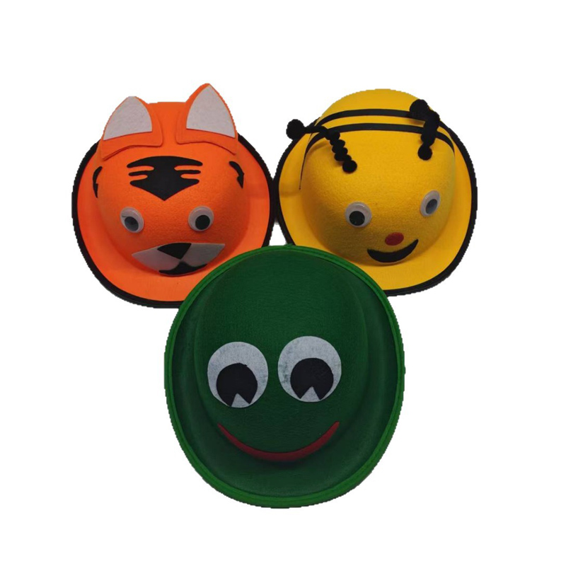 Chapéus redondos infantis com personagens animais